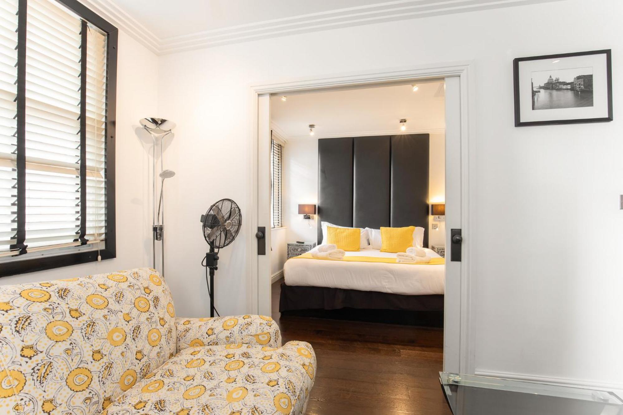 Strozzi Palace Suites By Mansley كيلتنهام المظهر الخارجي الصورة