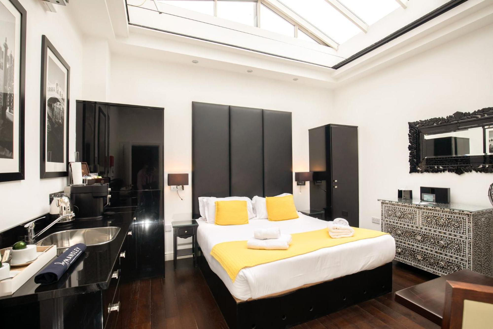 Strozzi Palace Suites By Mansley كيلتنهام المظهر الخارجي الصورة