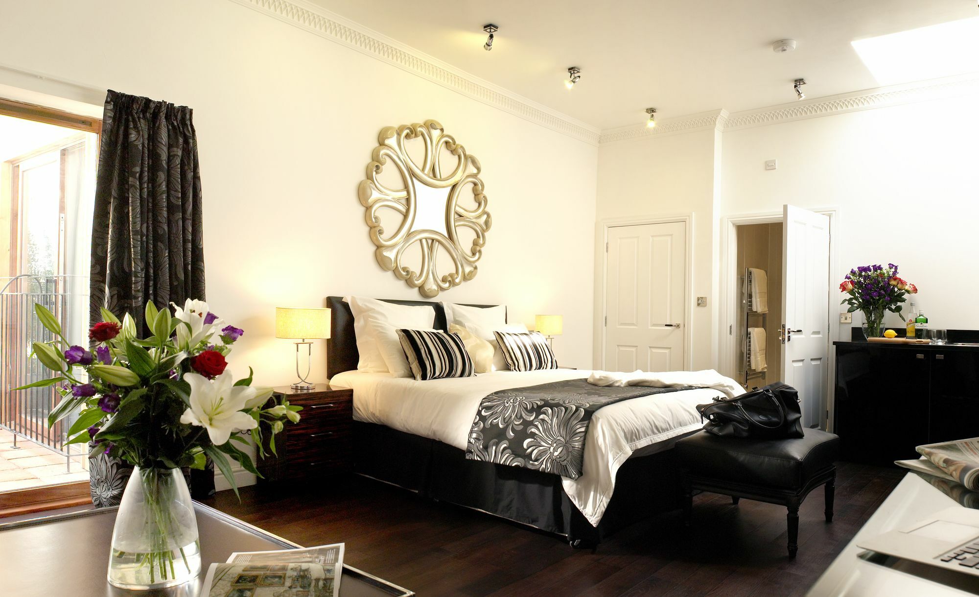 Strozzi Palace Suites By Mansley كيلتنهام المظهر الخارجي الصورة