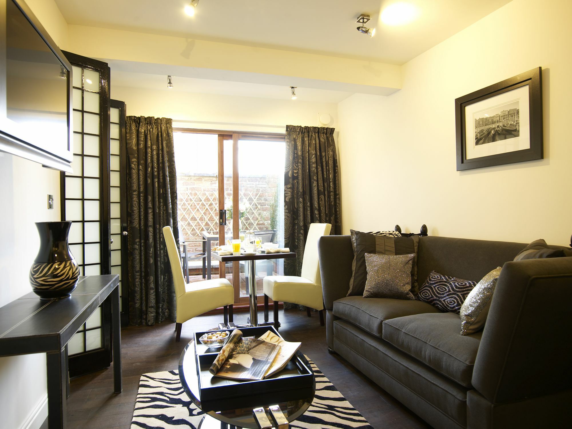 Strozzi Palace Suites By Mansley كيلتنهام المظهر الخارجي الصورة